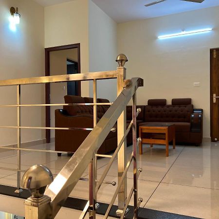 Villa Pullad Aranmula Esterno foto
