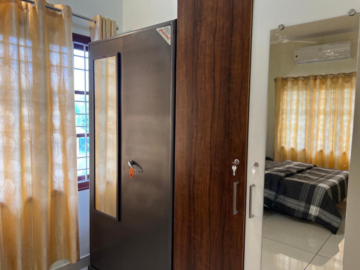 Villa Pullad Aranmula Esterno foto