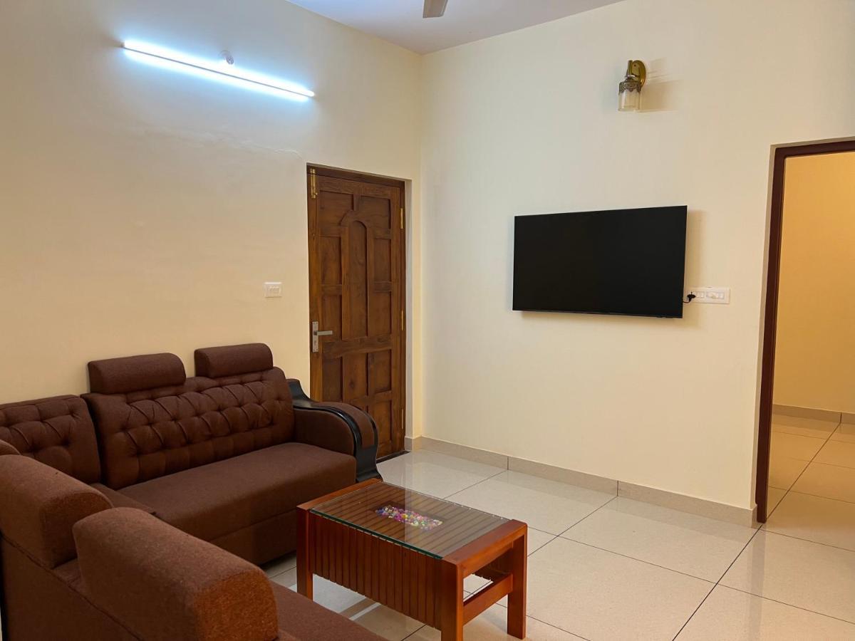 Villa Pullad Aranmula Esterno foto